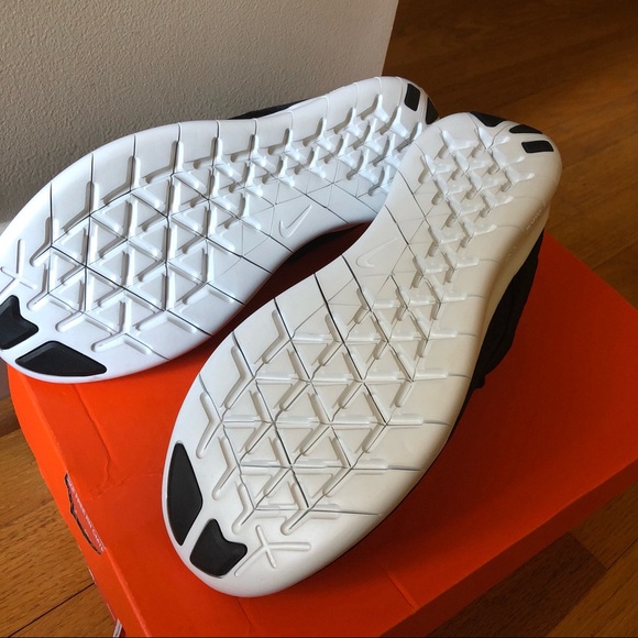 New Nike Free Commuter - Picture 7 of 8